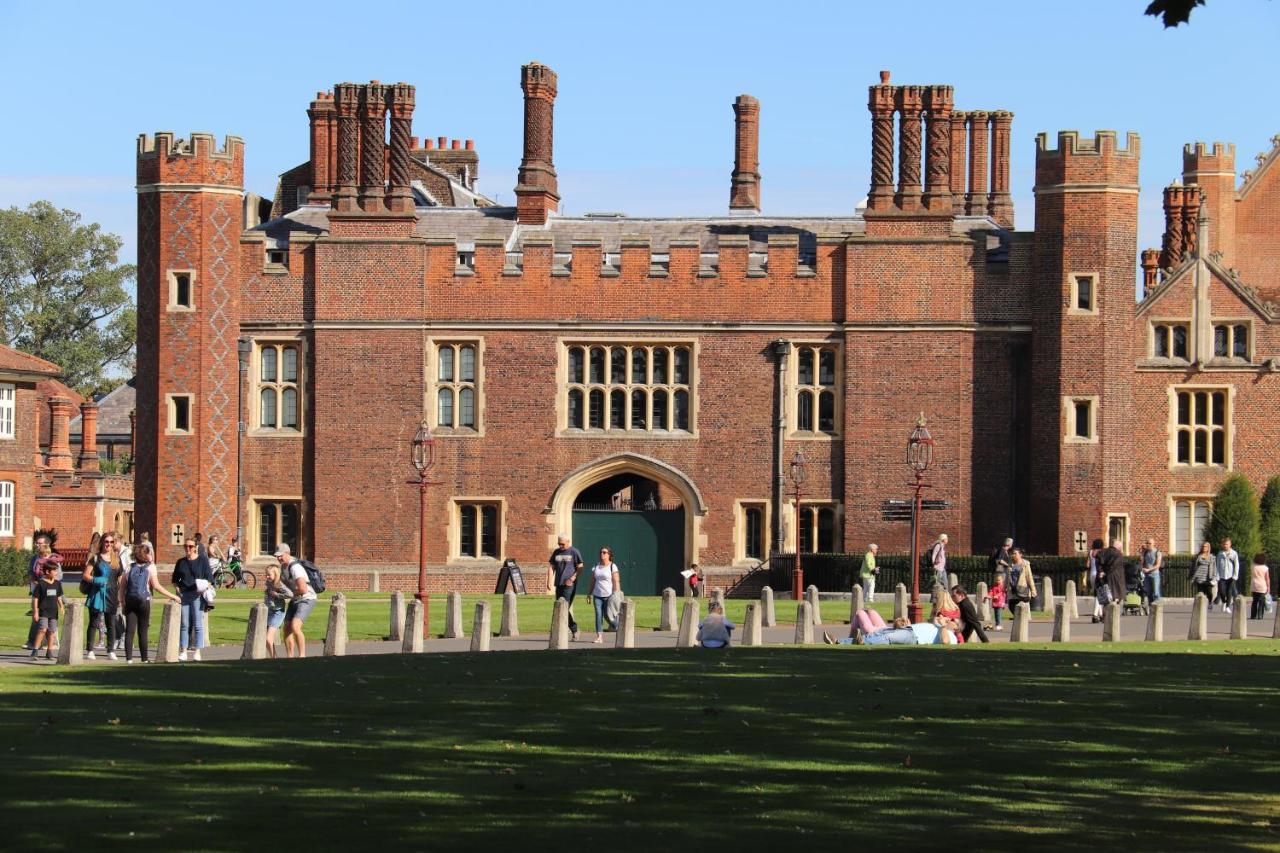 Hampton Court - The Kings Rest Appartamento Molesey Esterno foto