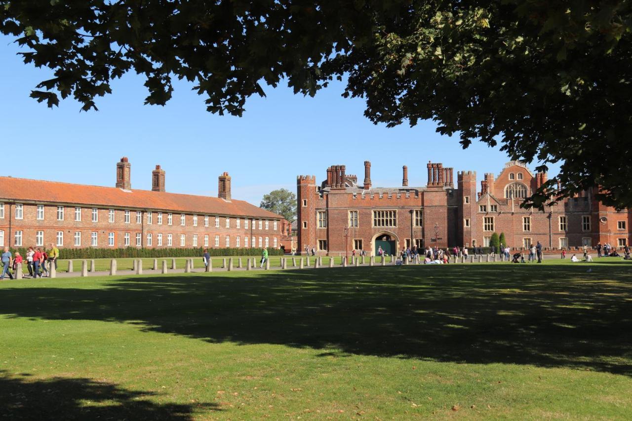 Hampton Court - The Kings Rest Appartamento Molesey Esterno foto