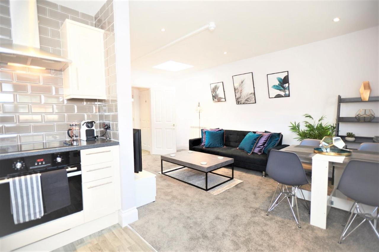 Hampton Court - The Kings Rest Appartamento Molesey Esterno foto