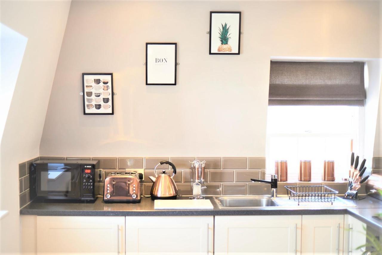 Hampton Court - The Kings Rest Appartamento Molesey Esterno foto